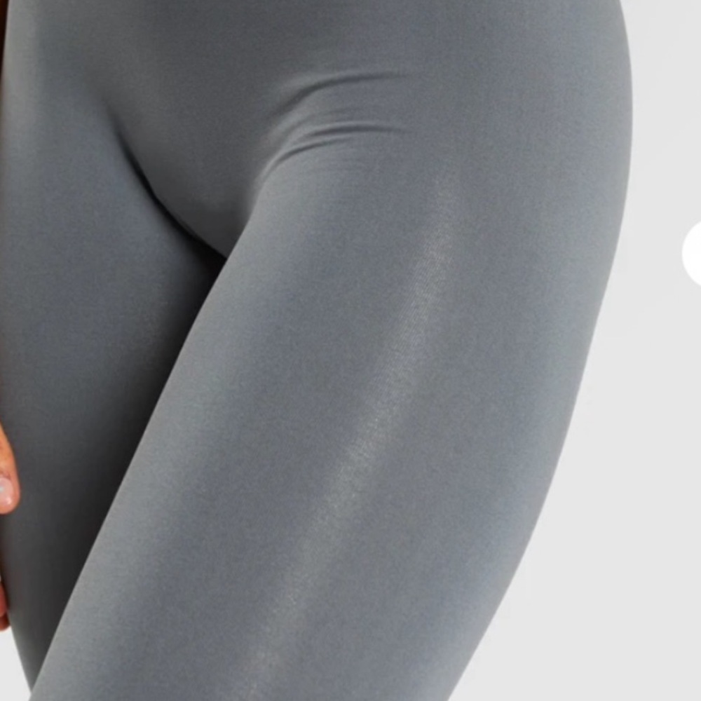 Gymshark seamless crop legging gray with yellow waist Size Medium - Picture 2 of 10